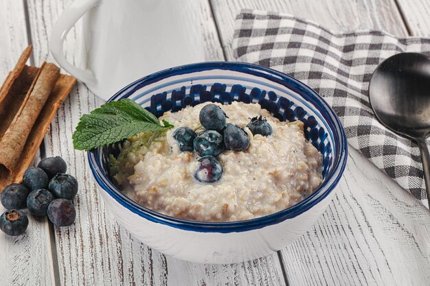 Oats porridge with blueberry