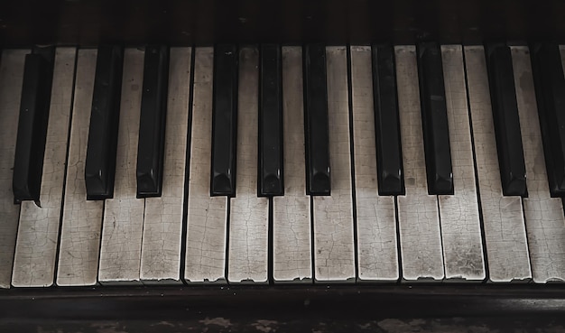 Old Piano