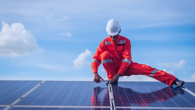 operation and maintenance in solar power plant