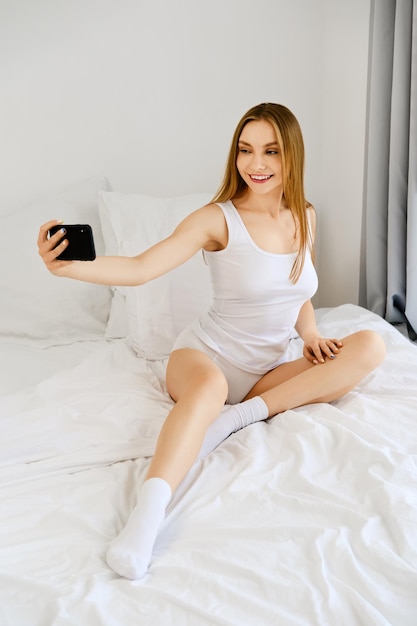 Opinionmaker makes selfie in bed