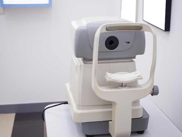 Optometry eye test device machine