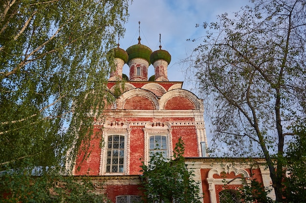 Photo orthodox cathedral , ostashkov, town and the administrative center of ostashkovsky district in tver oblast, russia,