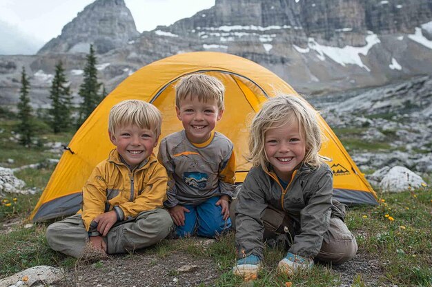 Photo outdoor camping with scout kids