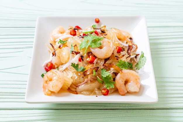 pamelo spicy salad with shrimps or prawns