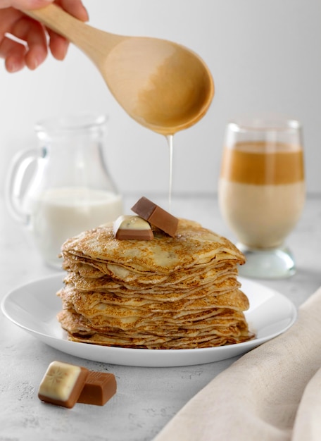 pancakes with honey