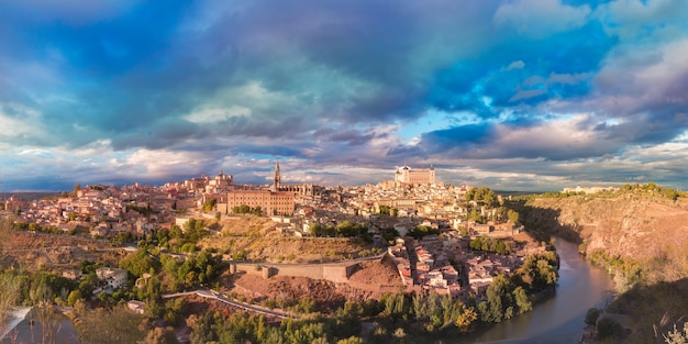 Photo panorama of toledo, castilla la mancha, spain