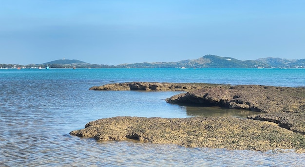 Panoramas of peaceful seaside atmosphere feel relaxed. tourists to enjoy the beauty of the sea.