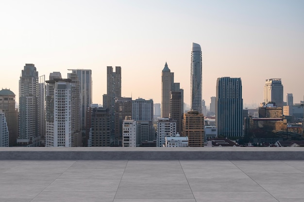 Photo panoramic bangkok skyline view concrete observatory deck on rooftop sunset luxury asian corporate and residential lifestyle financial city downtown real estate product display mockup empty roof