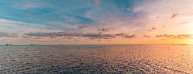 Photo panoramic sea skyline beach amazing sunrise beach landscape panorama of tropical beach seascape