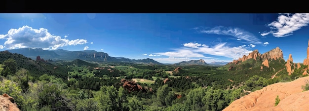 Photo panoramic view of a mountain range on a sunny day