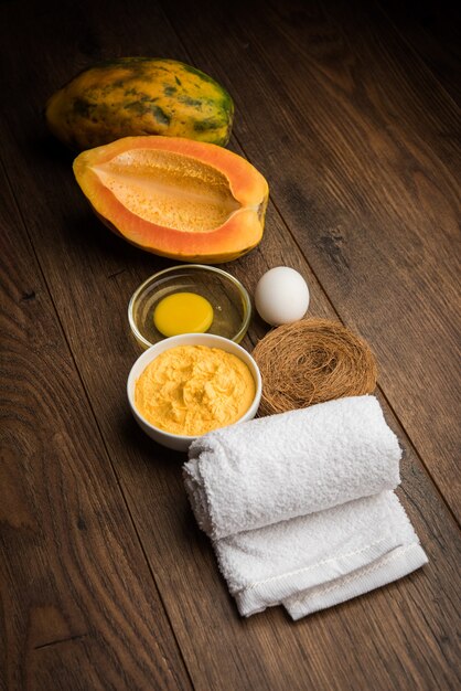 Papaya Face mask for acne treatment, selective focus