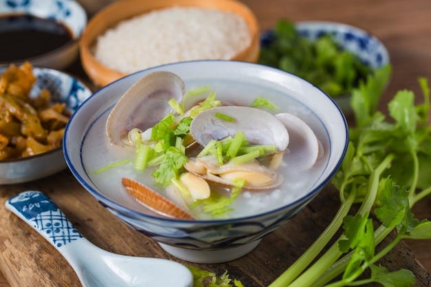 Paphia undulata seafood porridge