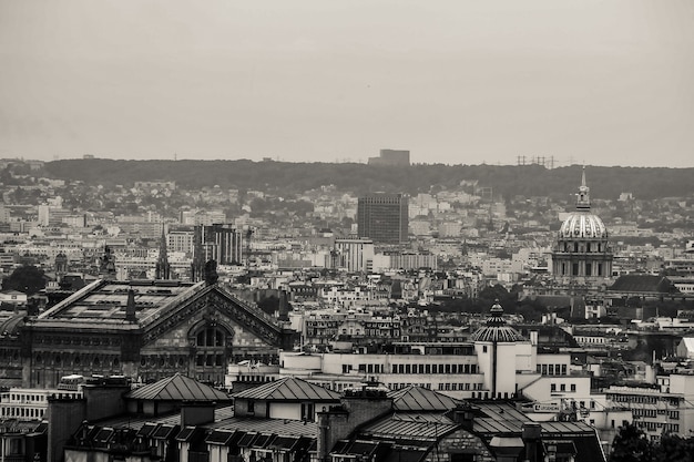 Photo paris franceseptember 25 2017  the black and white picture of palais garnier and les invalides