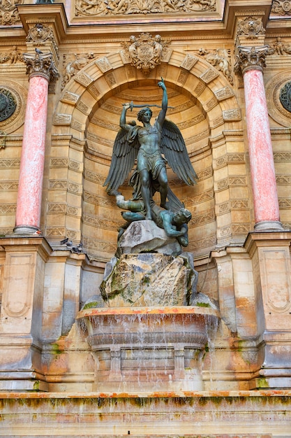 Paris Saint Michel fontaine France