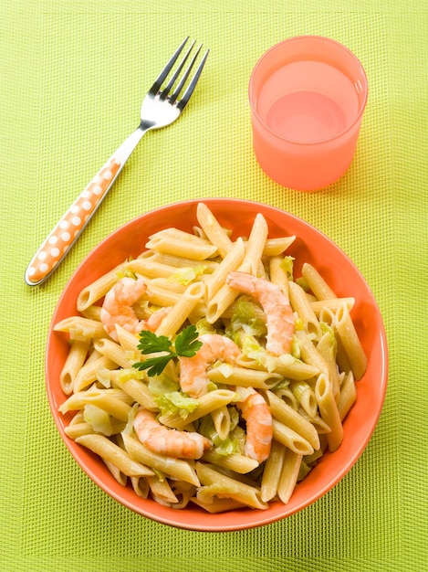 Pasta with shrimp and savoy cabbage