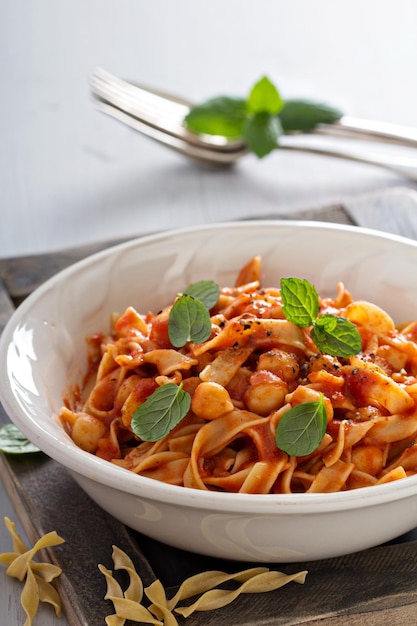 Pasta with tomato sauce and chickpeas