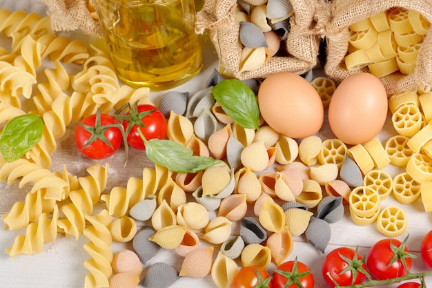 Pastas with eggs and cherry tomatoes