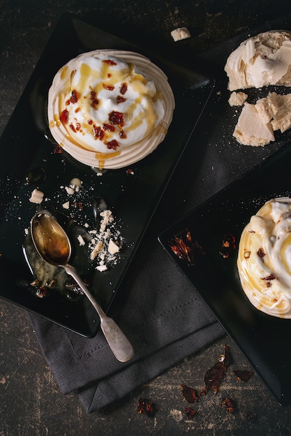 Pavlova dessert with caramel