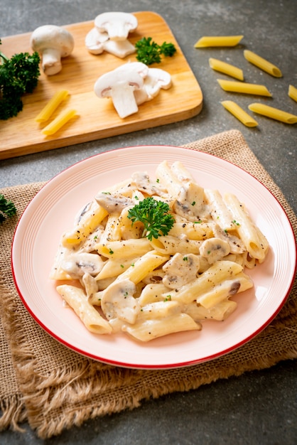 penne pasta carbonara cream sauce with mushroom