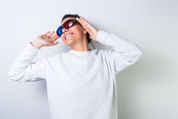 person wearing sunglasses 3d, smiling, playing a virtual game