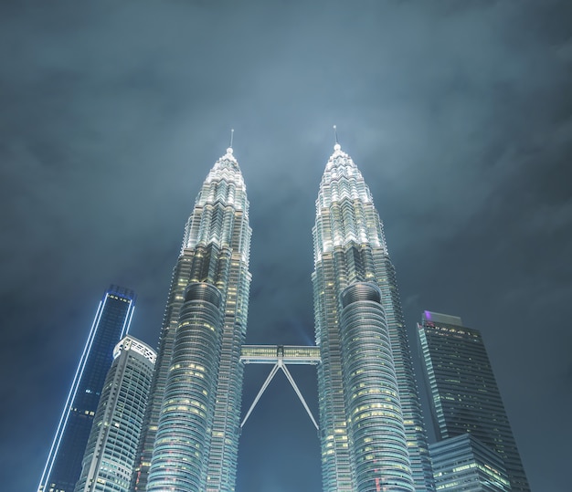 Petronas Twin Towers were the tallest buildings in the world