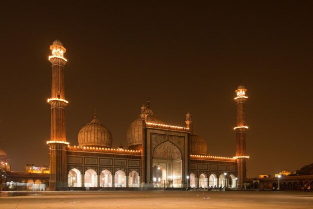 Photo photo beautiful mosque under a black sky