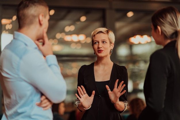 Photo photo of a business team of young people discussing business ideas in a modern urban environment selective focus