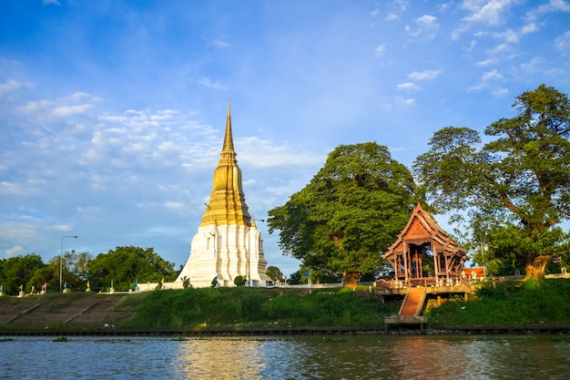 Phra Chedi Sisuriyothai temple, Ayutthaya, Thailand