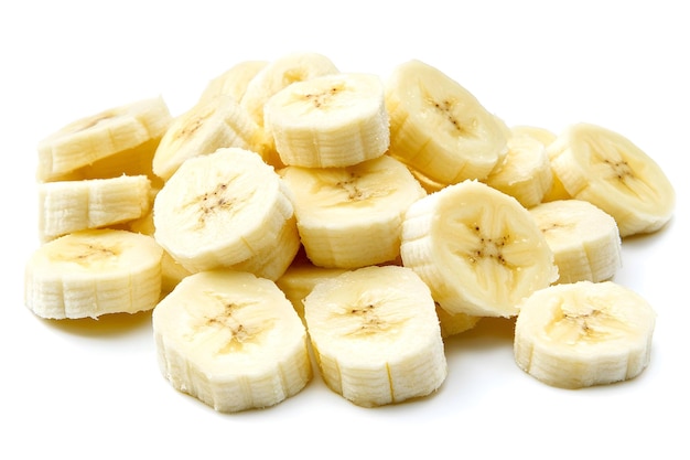 Photo a pile of sliced banana rounds on a white background