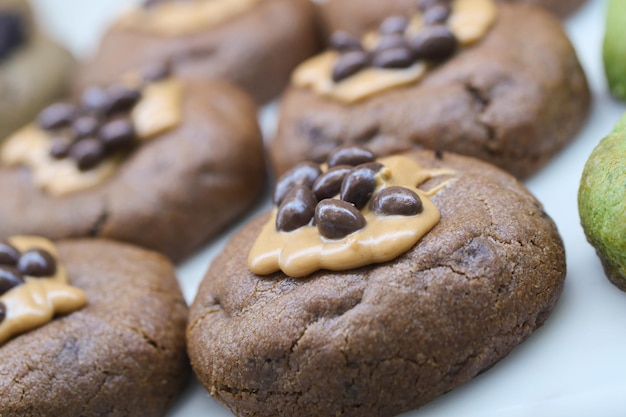 A pile of white chocolate chip close up