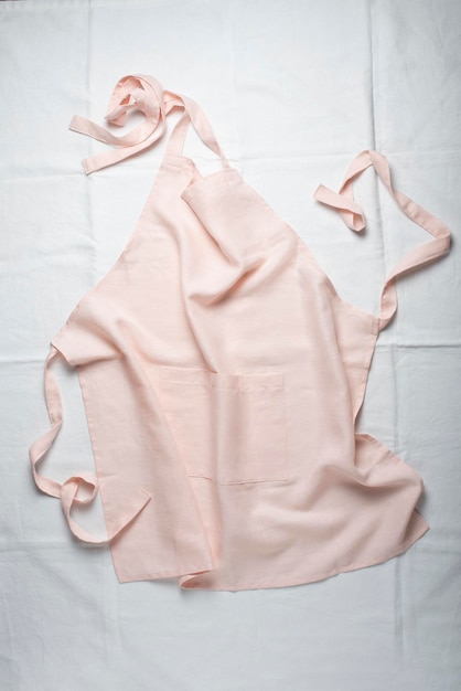 Pinafore apron in linen fabric