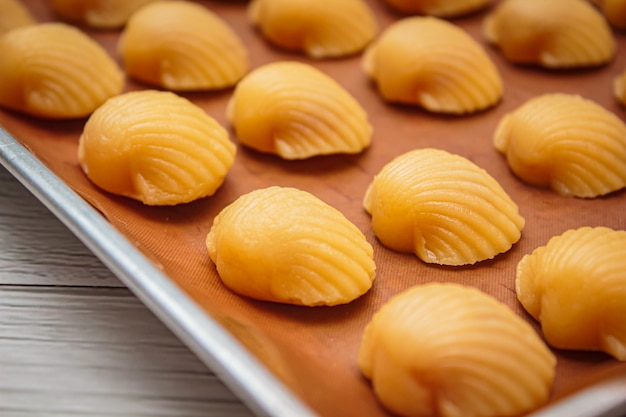 Pineapple Tarts or Pineapple cake is a sweet traditional Taiwanese pastry.