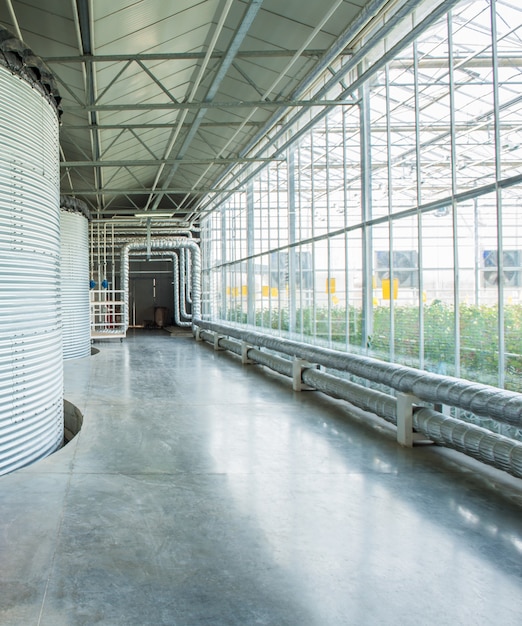 The pipeline and water tank in the greenhouse industry