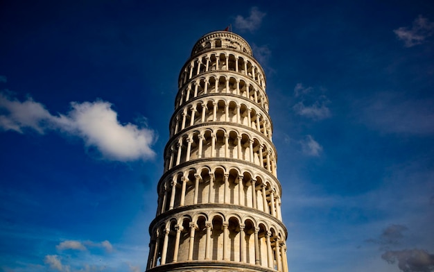 Pisa italy famous leaning tower view