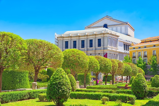 Plaza de Oriente,19th-century plaza with formal gardens by sculptures of past Spanish monarchs .