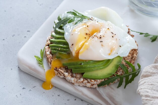 Poached egg on wholemeal brown toast