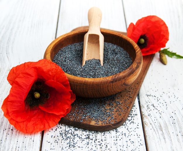 Poppy seeds and flowers