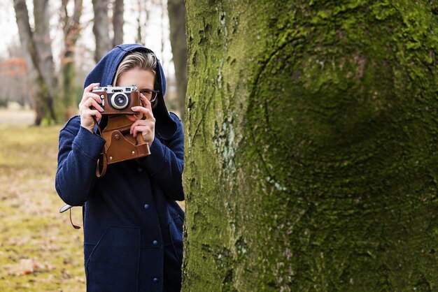 Photo portrait of man photographing