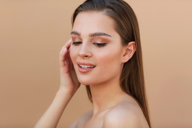 Photo portrait of a smiling young woman