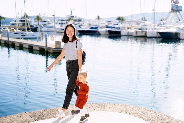 Photo portrait of woman in boat