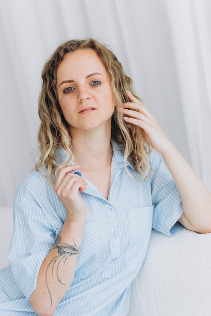 Portrait woman in studio