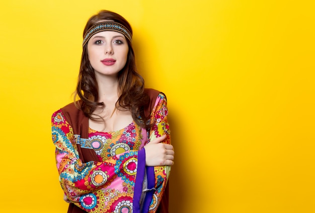 Photo portrait of young hippie girl