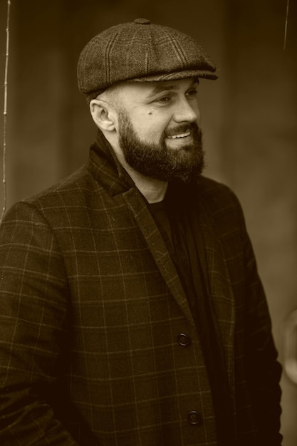 Photo portrait of young man looking away