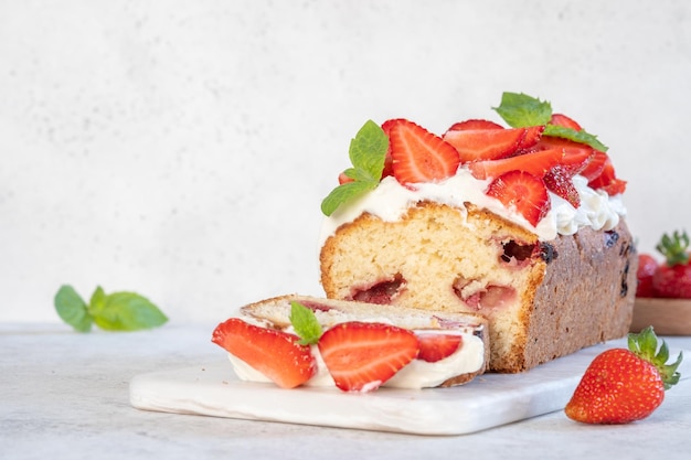 Pound loaf cake with strawberry and mint