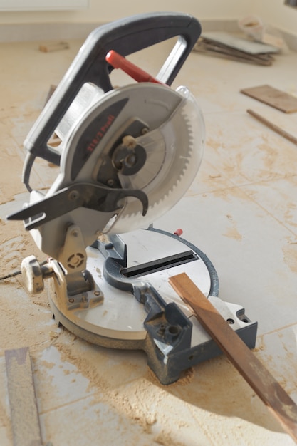 Photo power miter saw