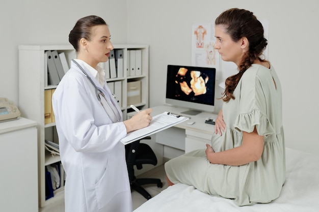 Pregannt Woman Visiting Doctor