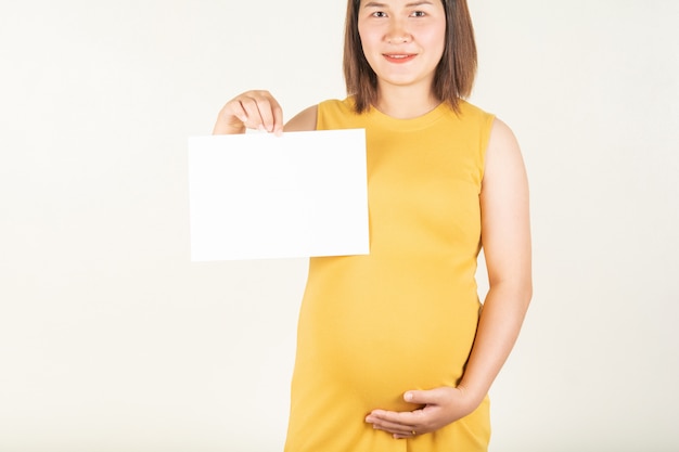 Pregnant women And small paper labels.