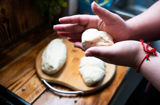 preparation of kneaded bread molding bread dough