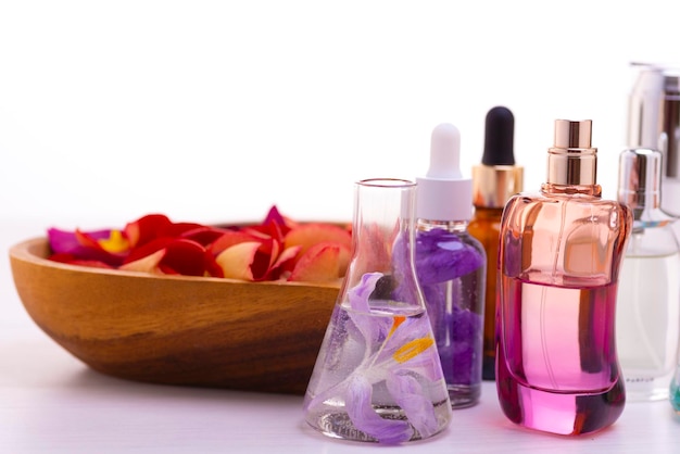 Preparation of perfumes from natural ingredients aromatherapy