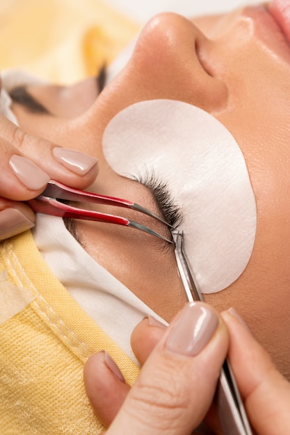 Procedure of eyelashes extension